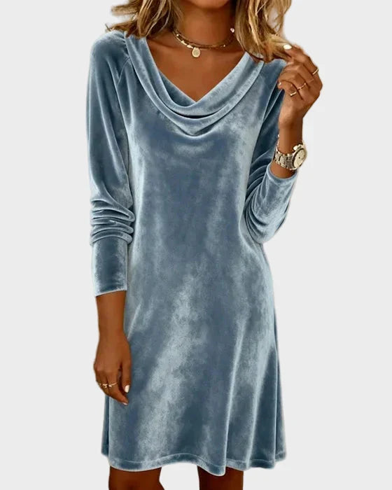 Frosina | Robe en velours à col bénitier