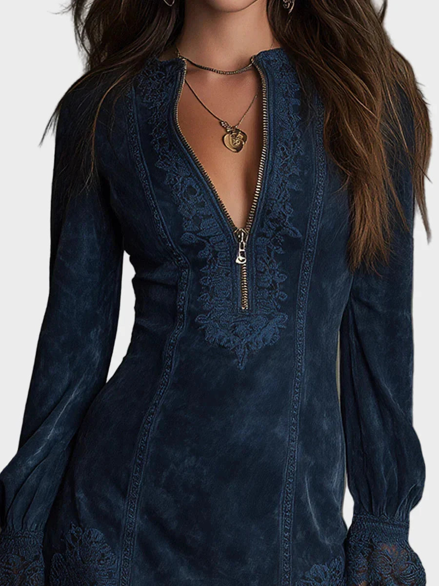 Jasmine | Mini robe bleue en suédine avec dentelle