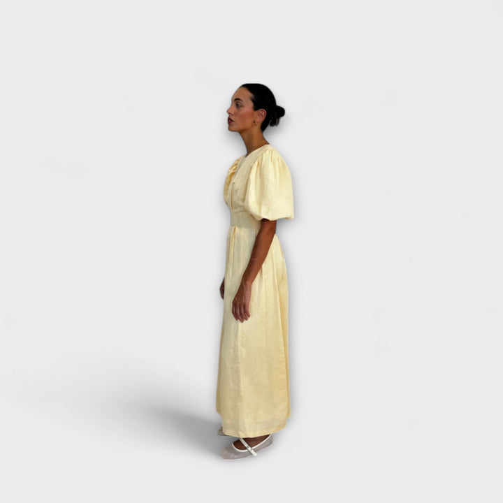 Josephine | Robe maxi jaune beurre au design aérien