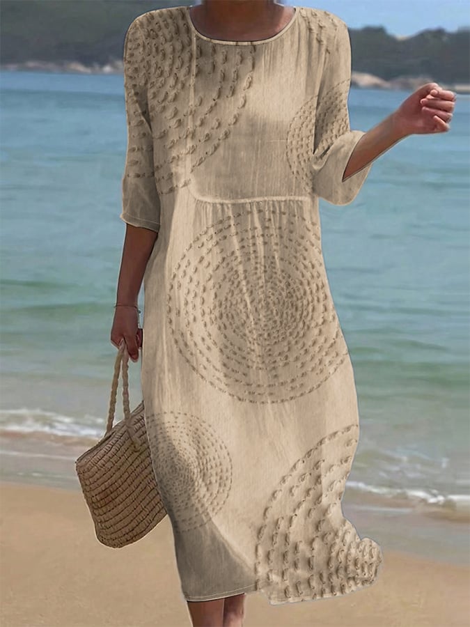 Robe brodée disponible en plusieurs couleurs