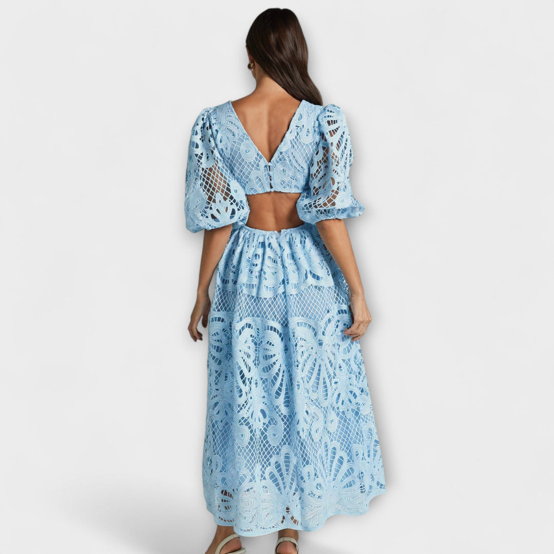 Élégante robe aux détails délicats