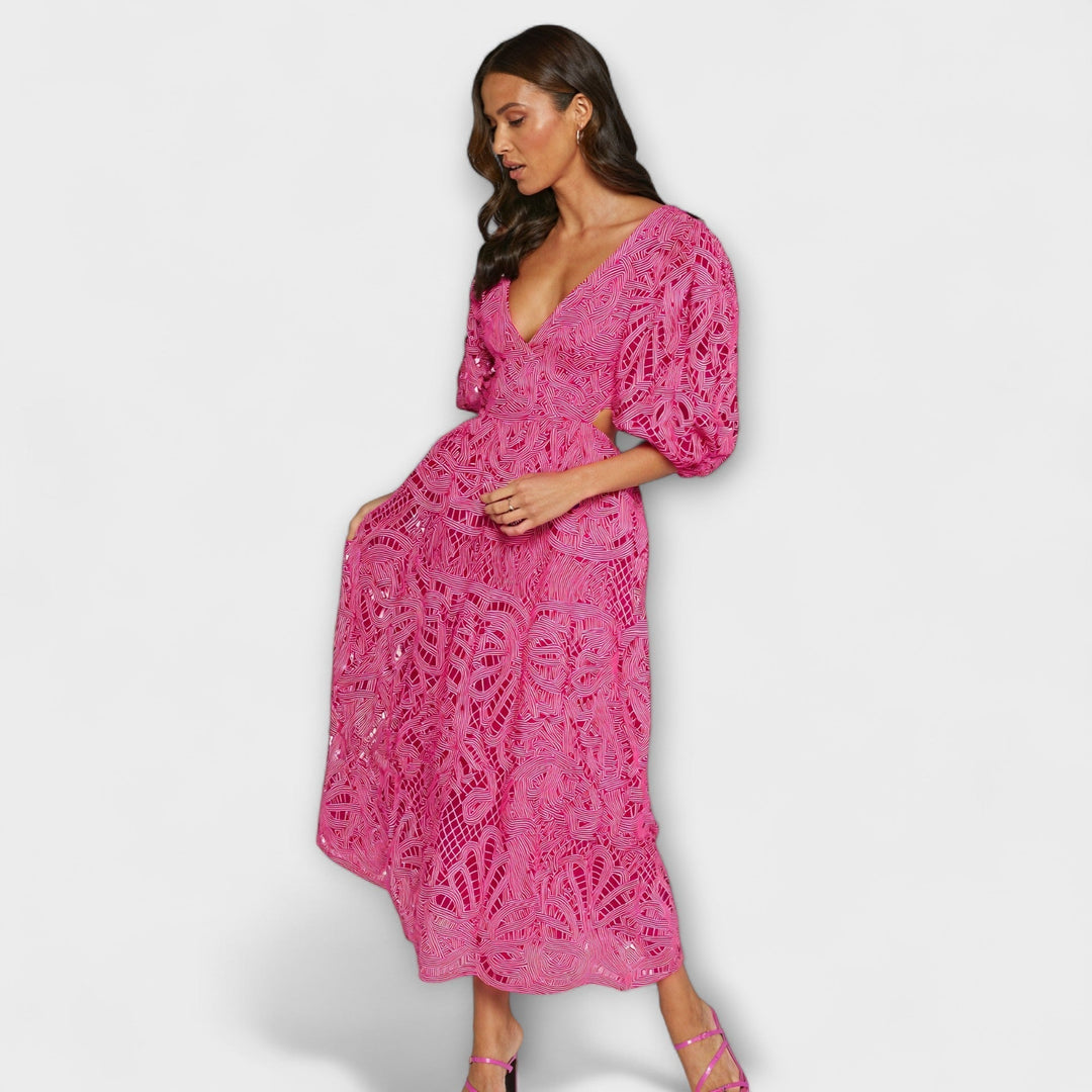 Élégante robe aux détails délicats
