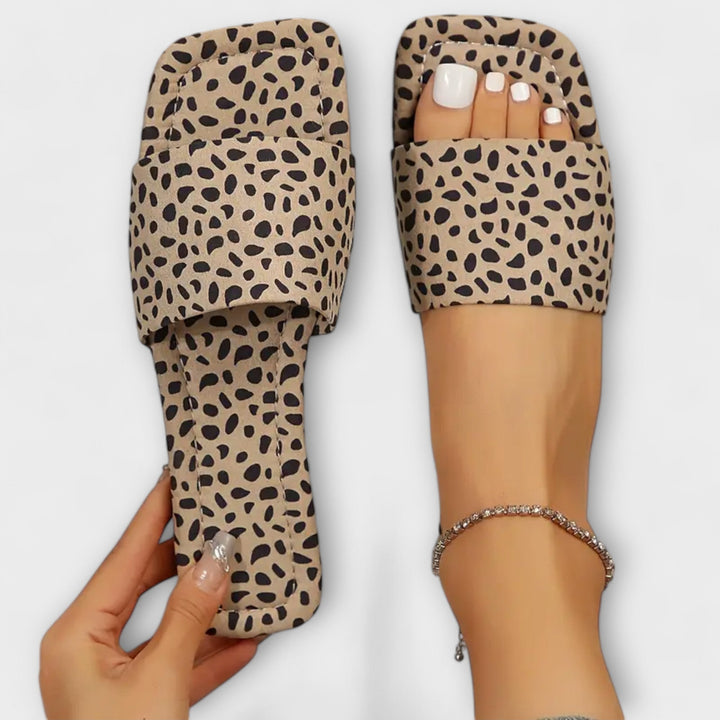 Mocassins plats à motif léopard
