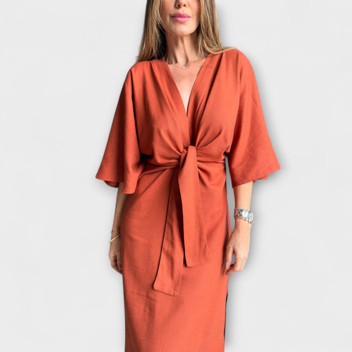 Holly | Robe décontractée à col en V et cravate