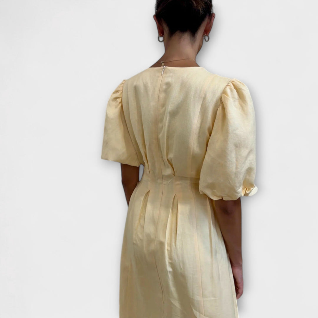 Josephine | Robe maxi jaune beurre au design aérien