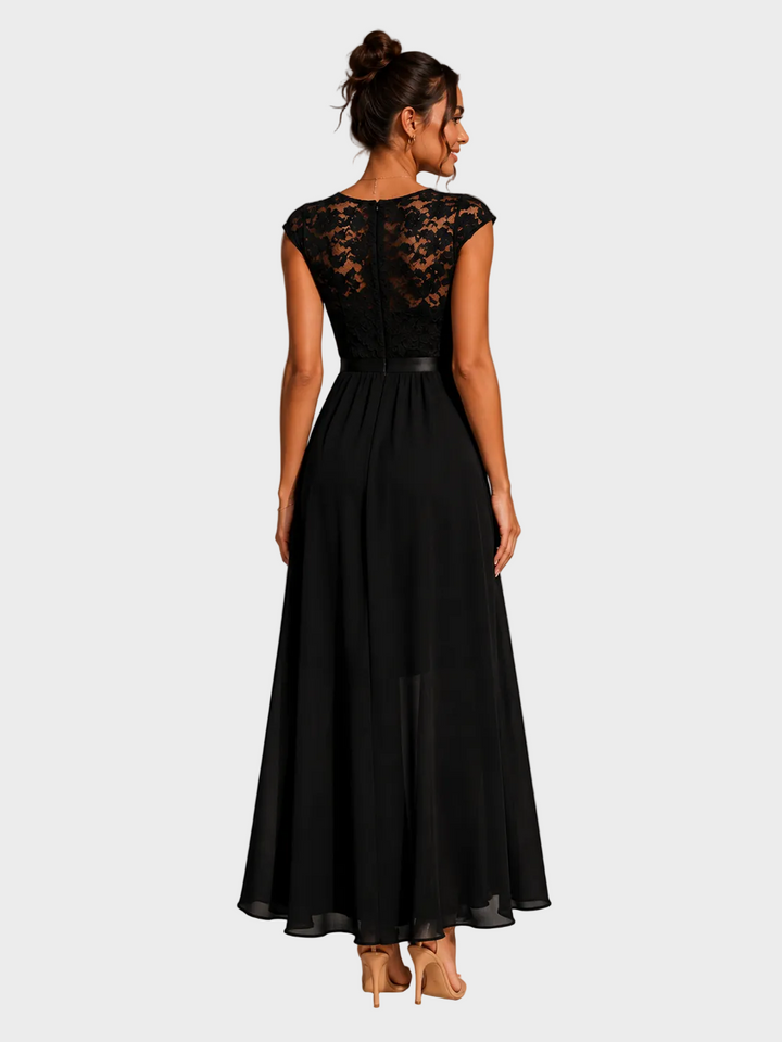 Justyna | Robe maxi trapèze à volants et détails en dentelle