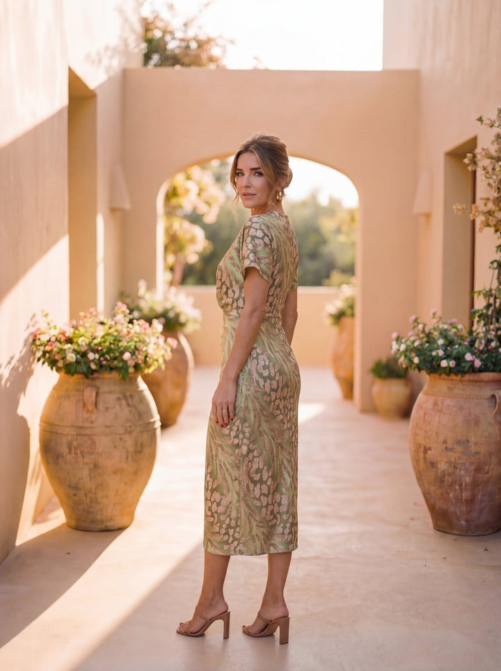 Giulia | Robe midi cuivrée à ceinture nouée à la taille