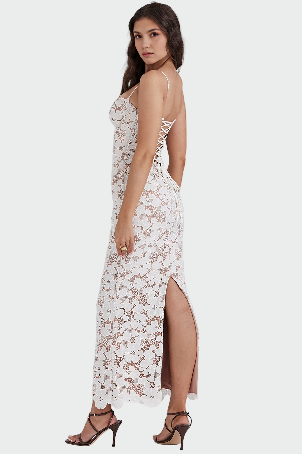Karolina | Robe maxi en dentelle à fines bretelles