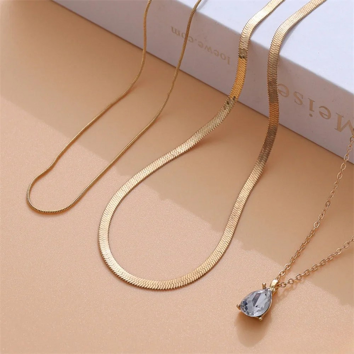 Collier à plusieurs rangs avec pendentif