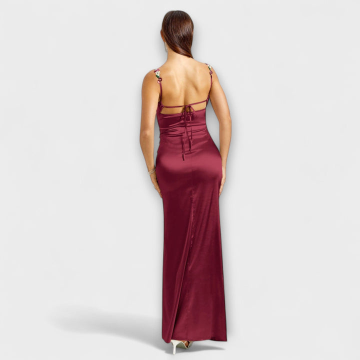 Eira | Robe en satin ornée à lacage dans le dos