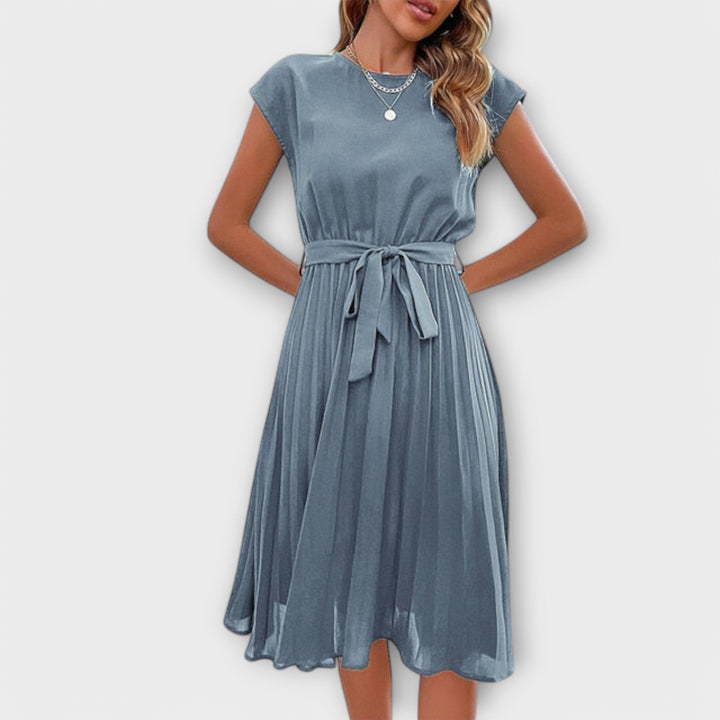 Claire - Robe midi décontractée plissée à manches courtes