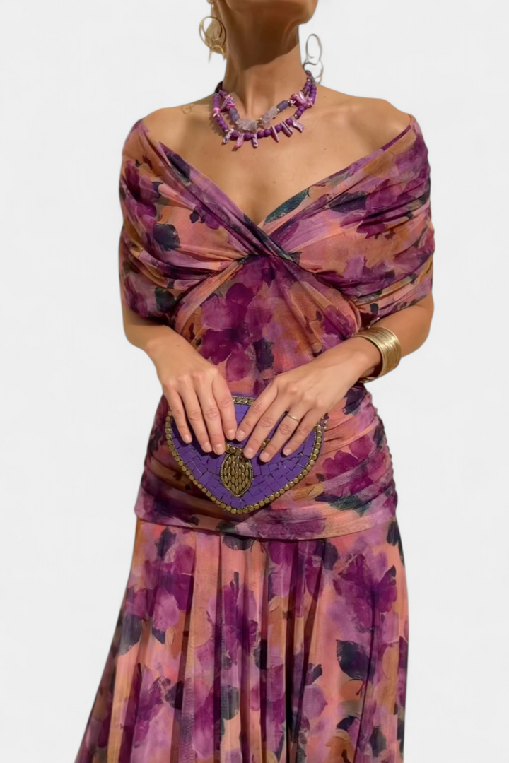 Magda | Longue robe fleurie à col en V et taille plissée