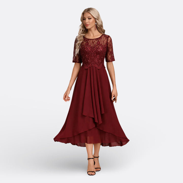 Mariana | Robe en dentelle bleu marine à manches courtes