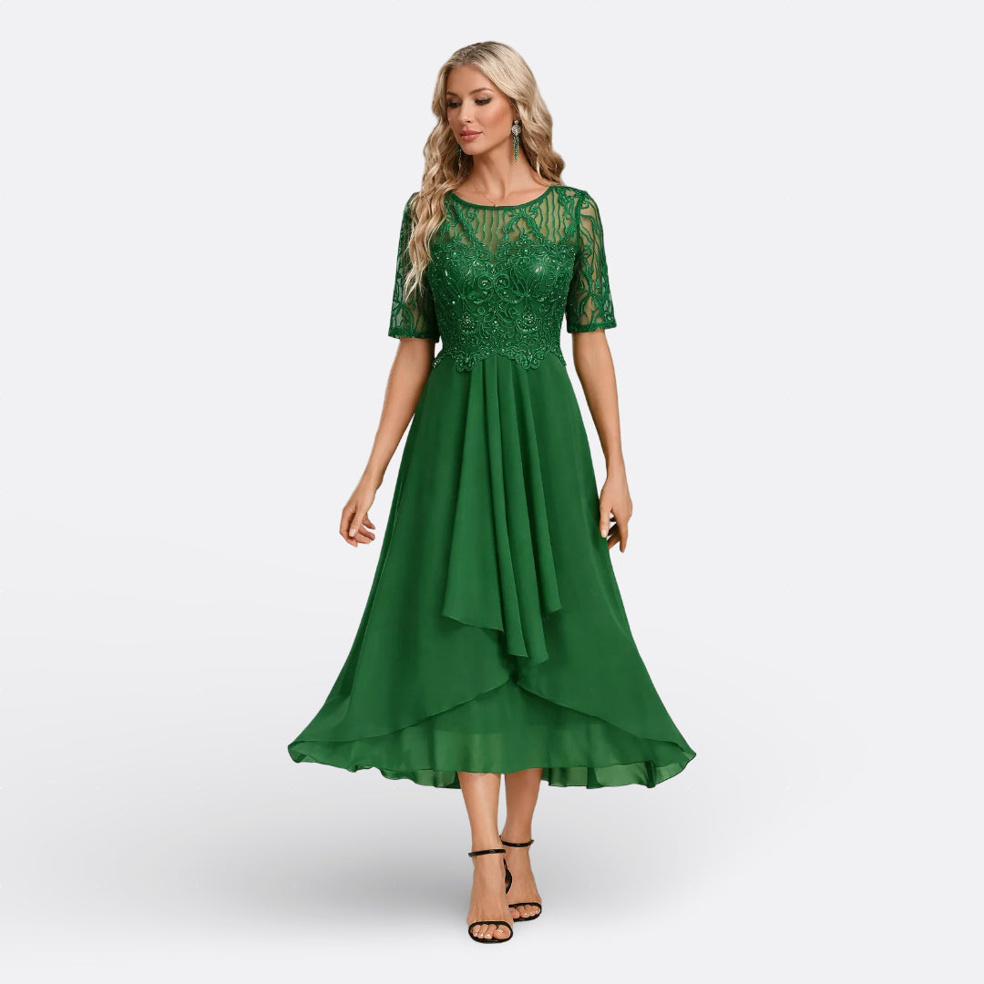 Mariana | Robe en dentelle bleu marine à manches courtes