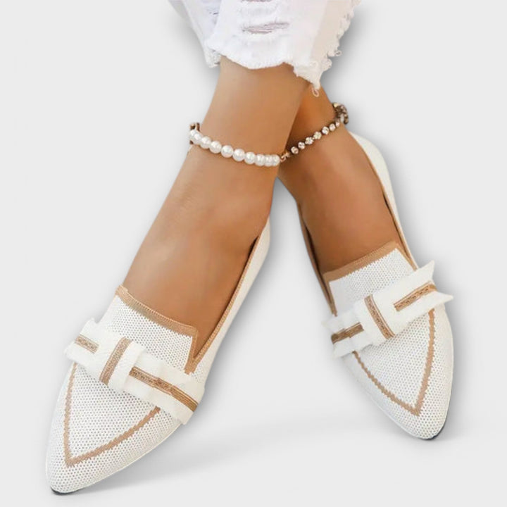 Chaussures plates pour femme au design noué
