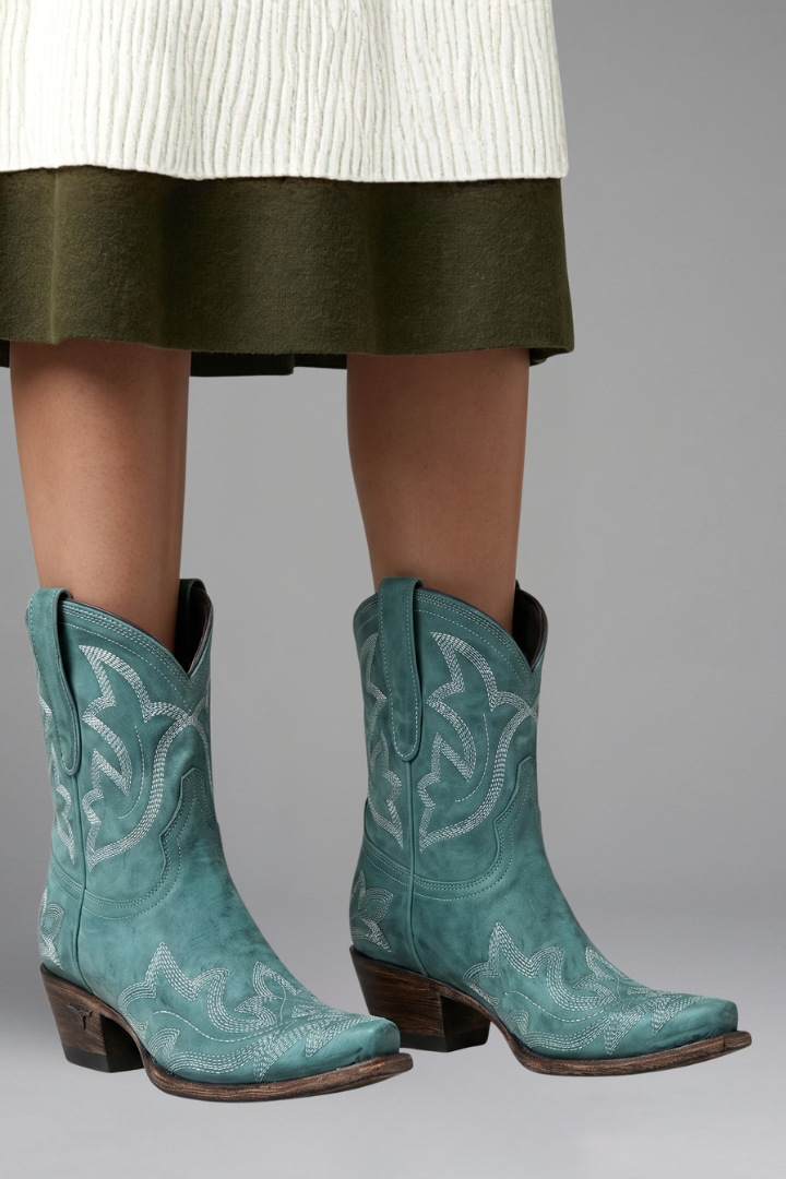 Isabelle | Bottes à détails brodés pour toutes les saisons