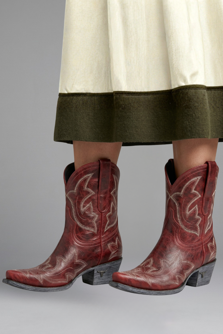 Isabelle | Bottes à détails brodés pour toutes les saisons