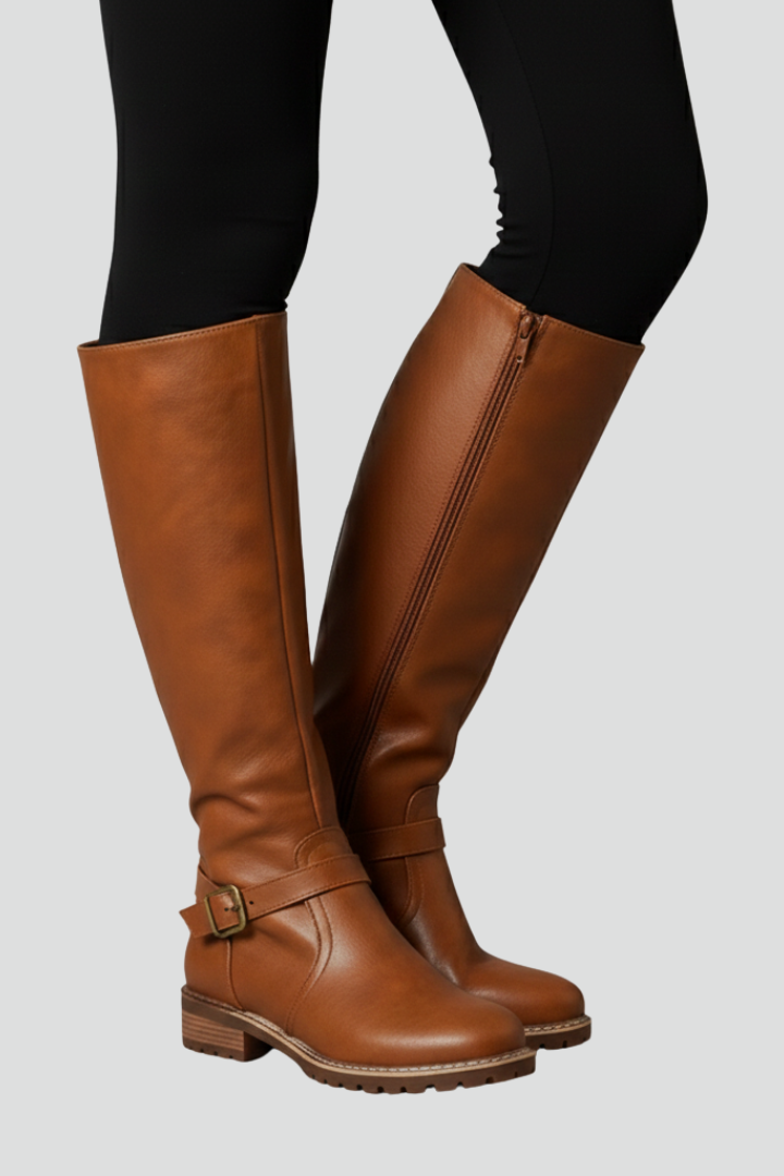 Katrin | Bottes hautes à extérieur sobre et détail de boucle