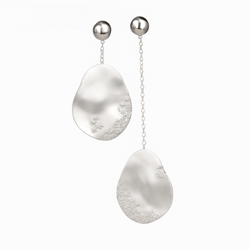 Boucles d'oreilles dorées en forme de goutte avec cristaux