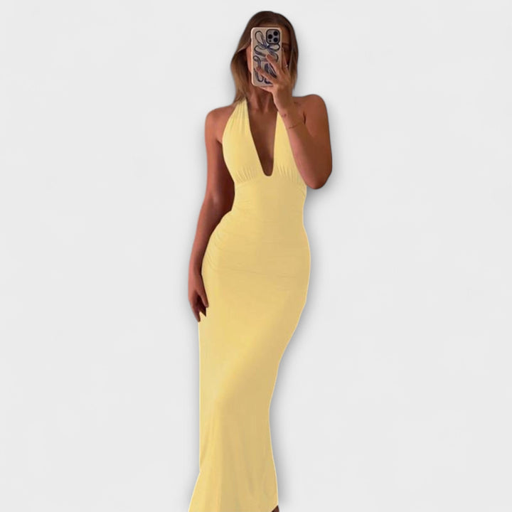 Robe de gala raffinée dos nu à col licou