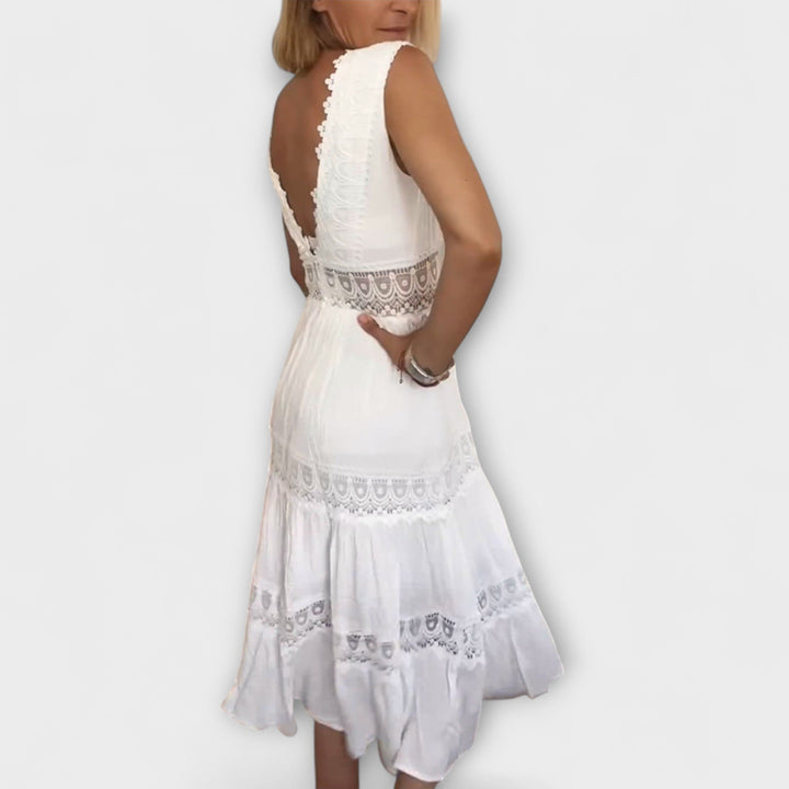 Aurélie | Élégante robe en dentelle à col en V