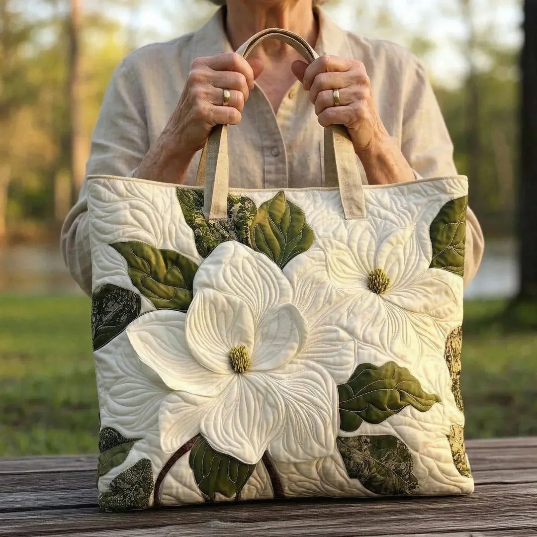 SAC MATELASSÉ | ELEGANT WHITE LILIES