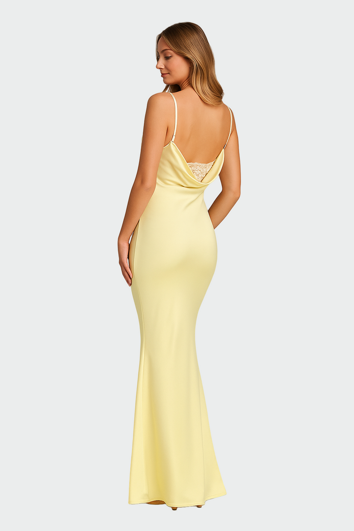 Veronika | Robe en satin à dos ouvert